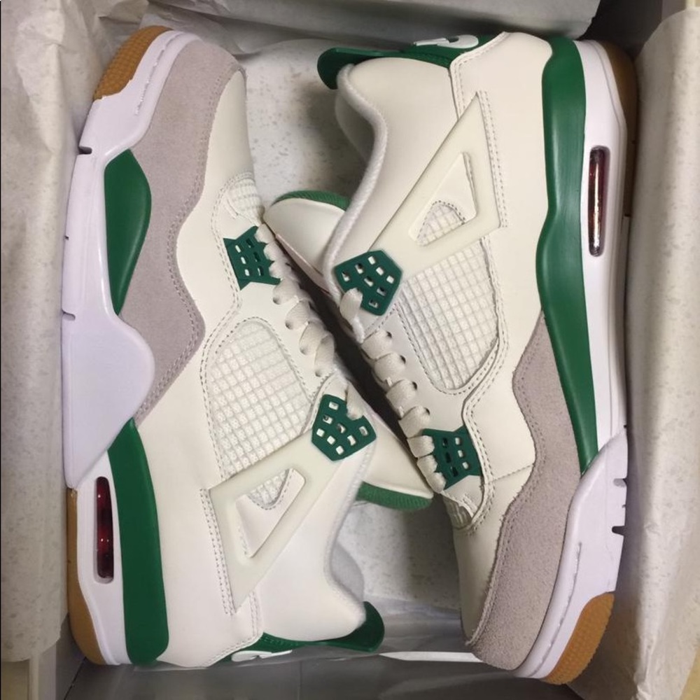 Air Jordan 4 SB Pine Green